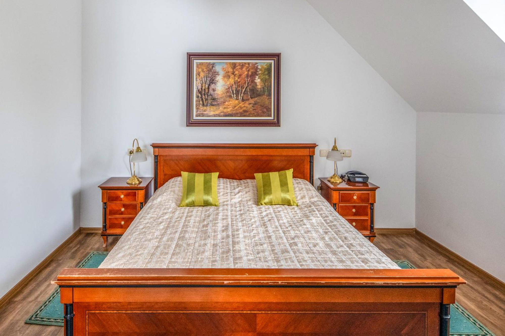 Szarvaskut Hotel Zirc Dış mekan fotoğraf