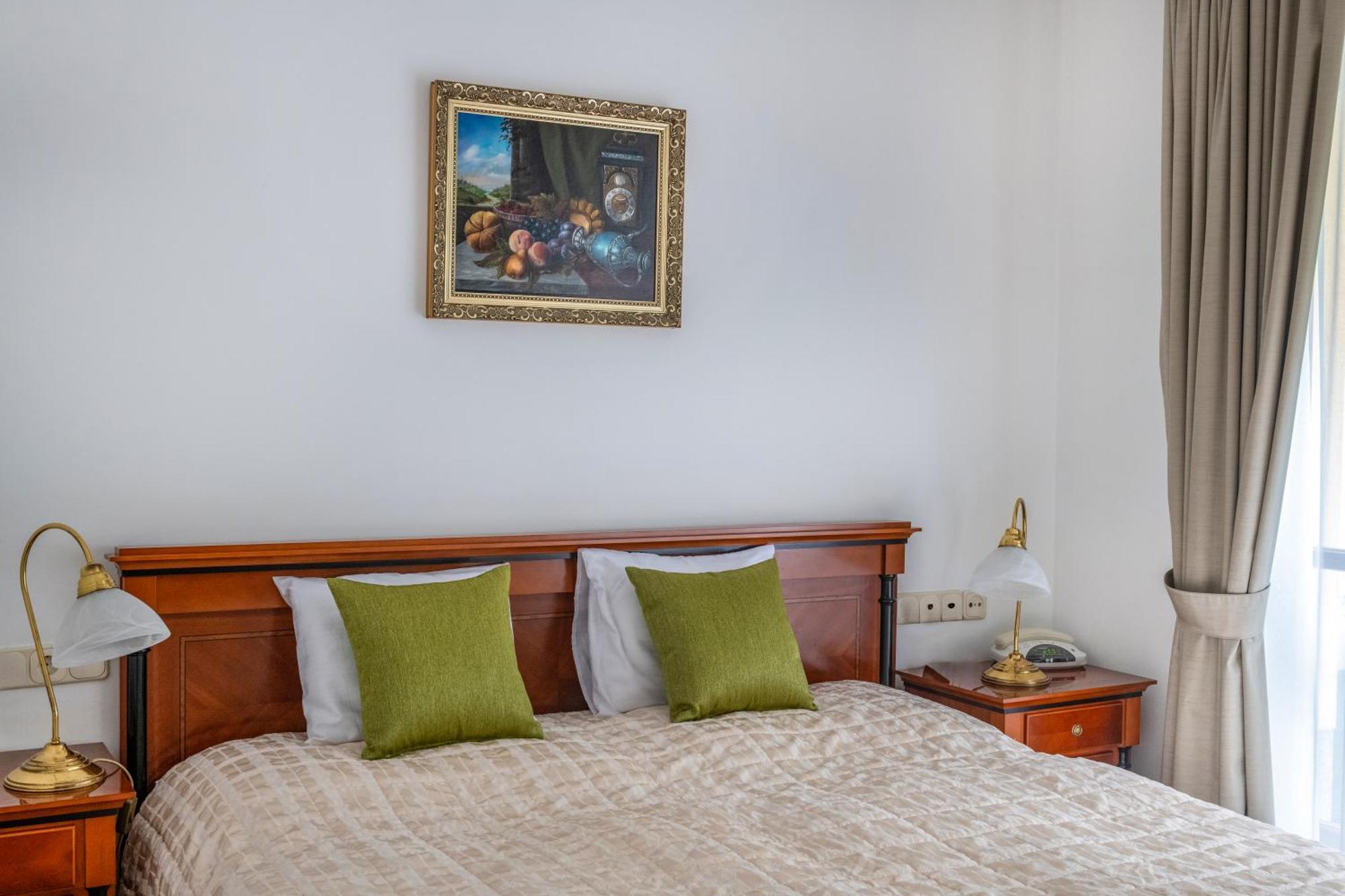 Szarvaskut Hotel Zirc Dış mekan fotoğraf