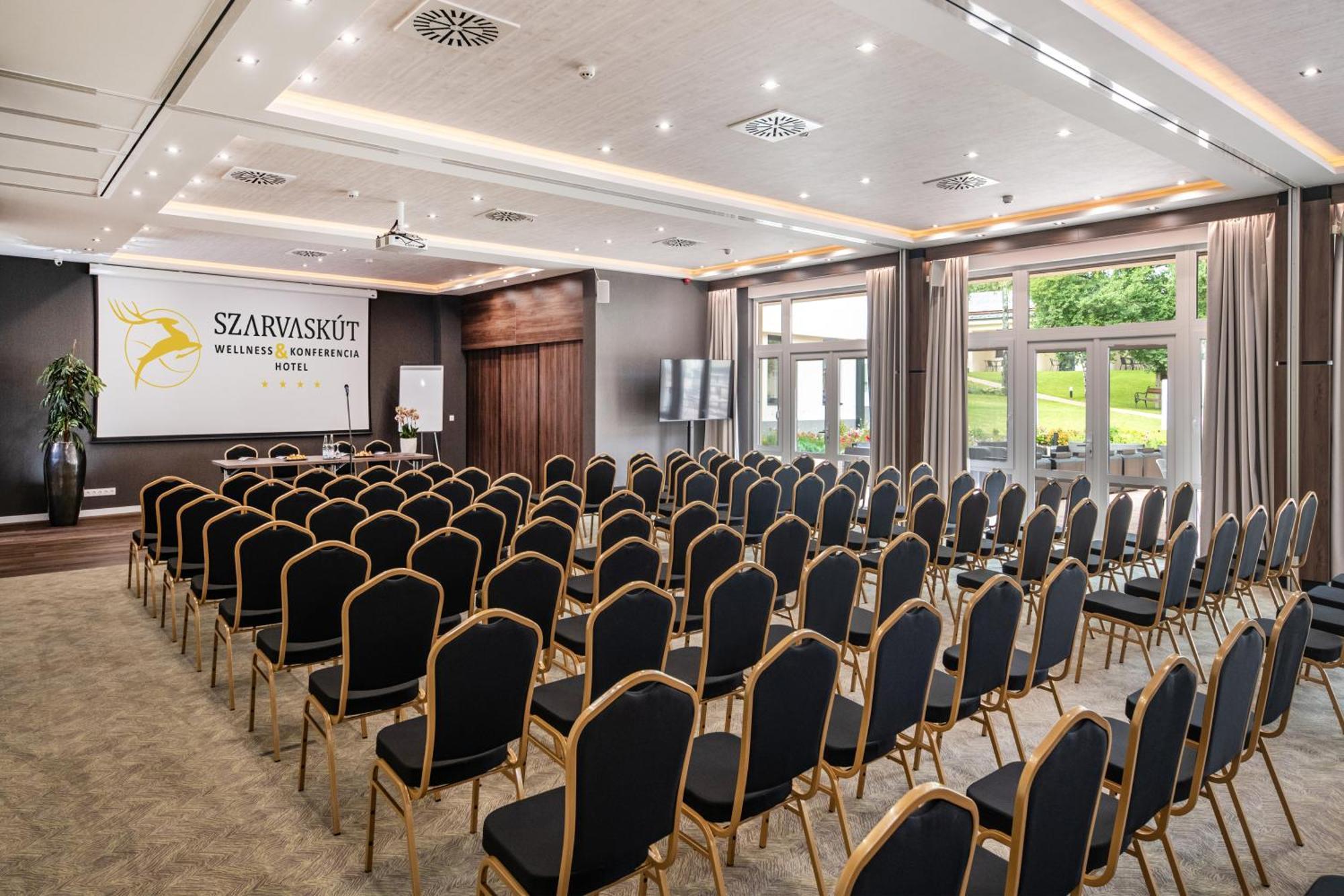 Szarvaskut Hotel Zirc Dış mekan fotoğraf