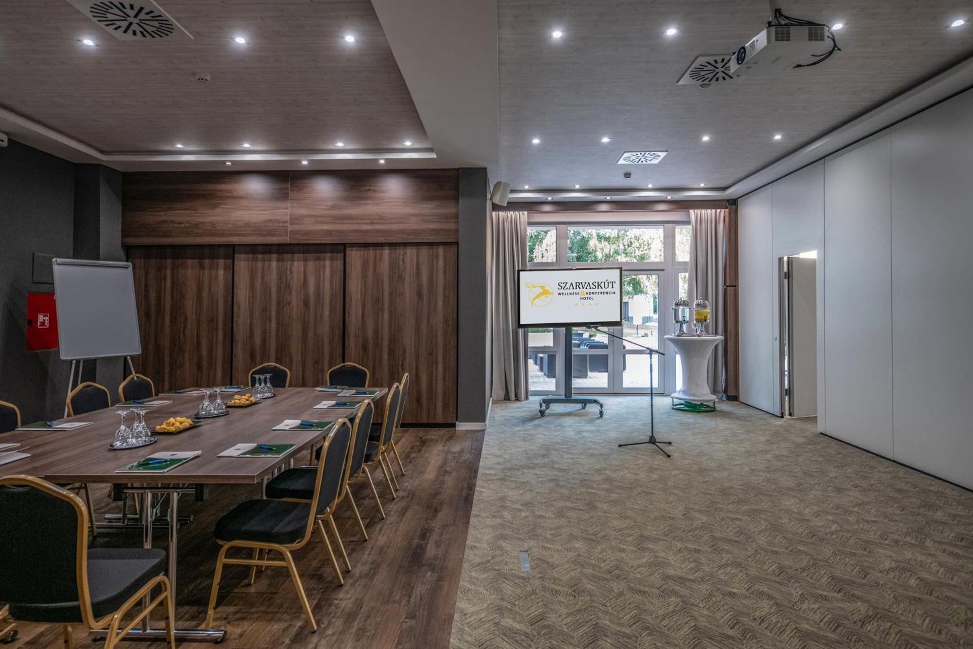 Szarvaskut Hotel Zirc Dış mekan fotoğraf