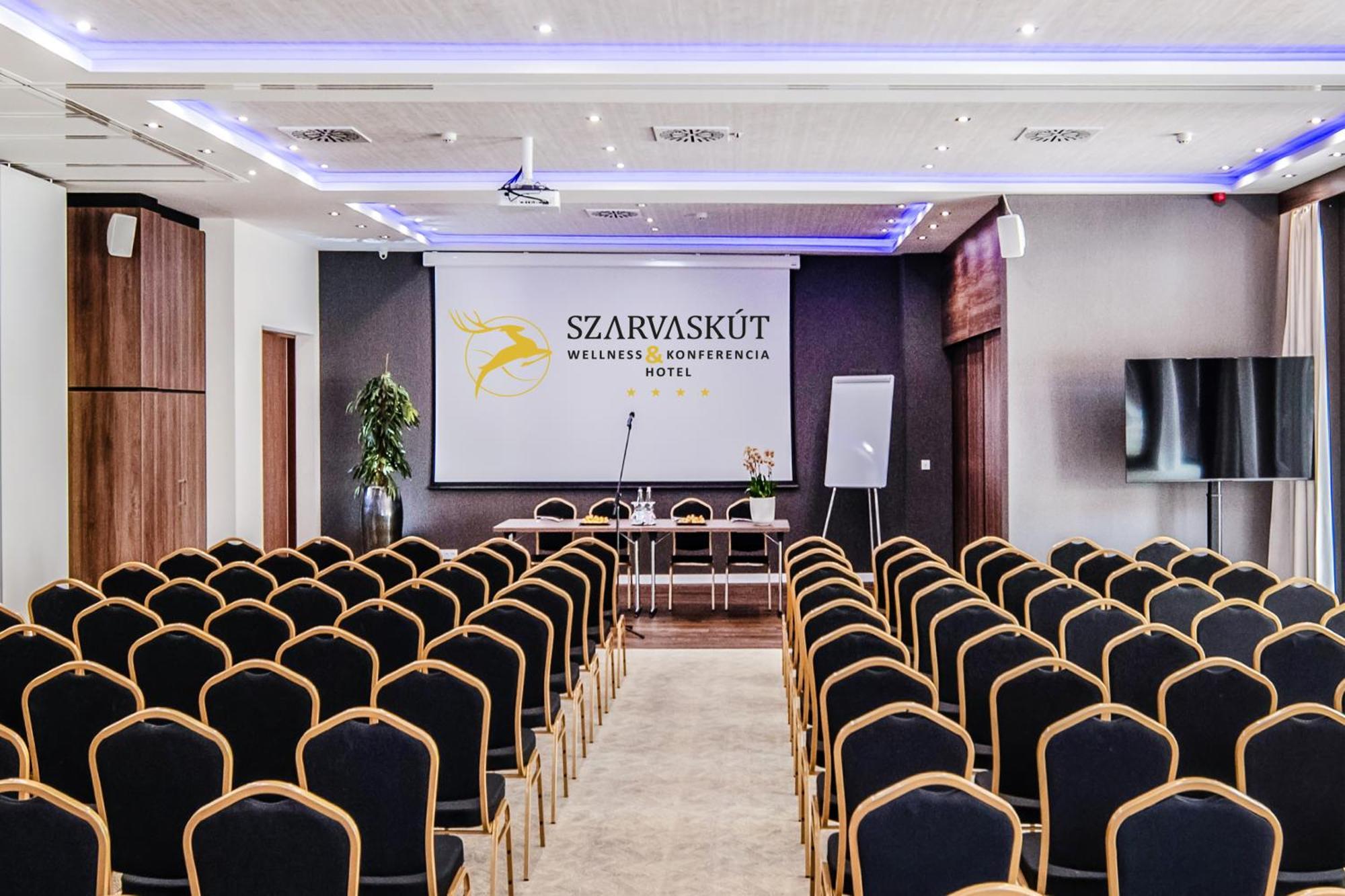 Szarvaskut Hotel Zirc Dış mekan fotoğraf