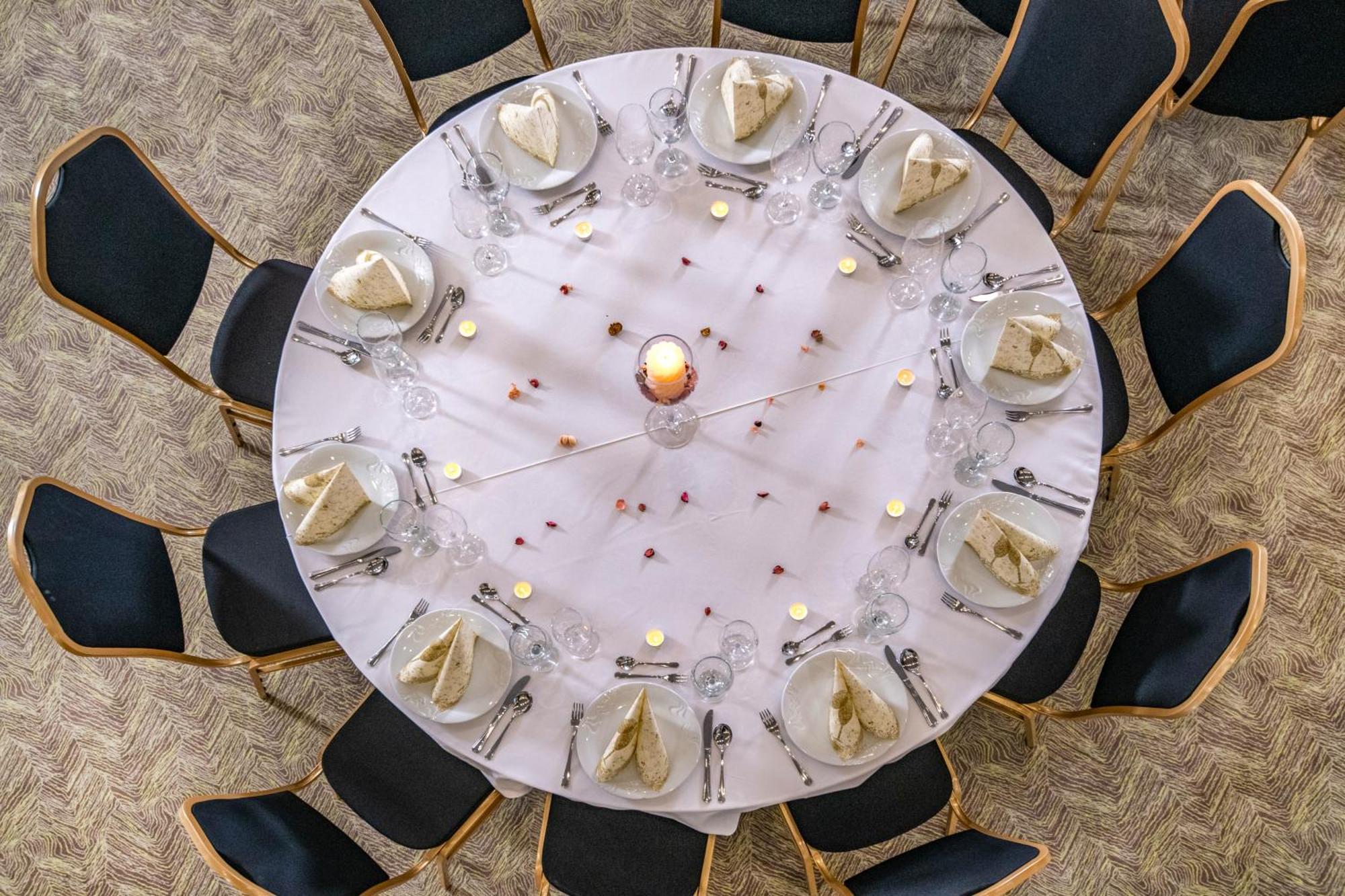 Szarvaskut Hotel Zirc Dış mekan fotoğraf