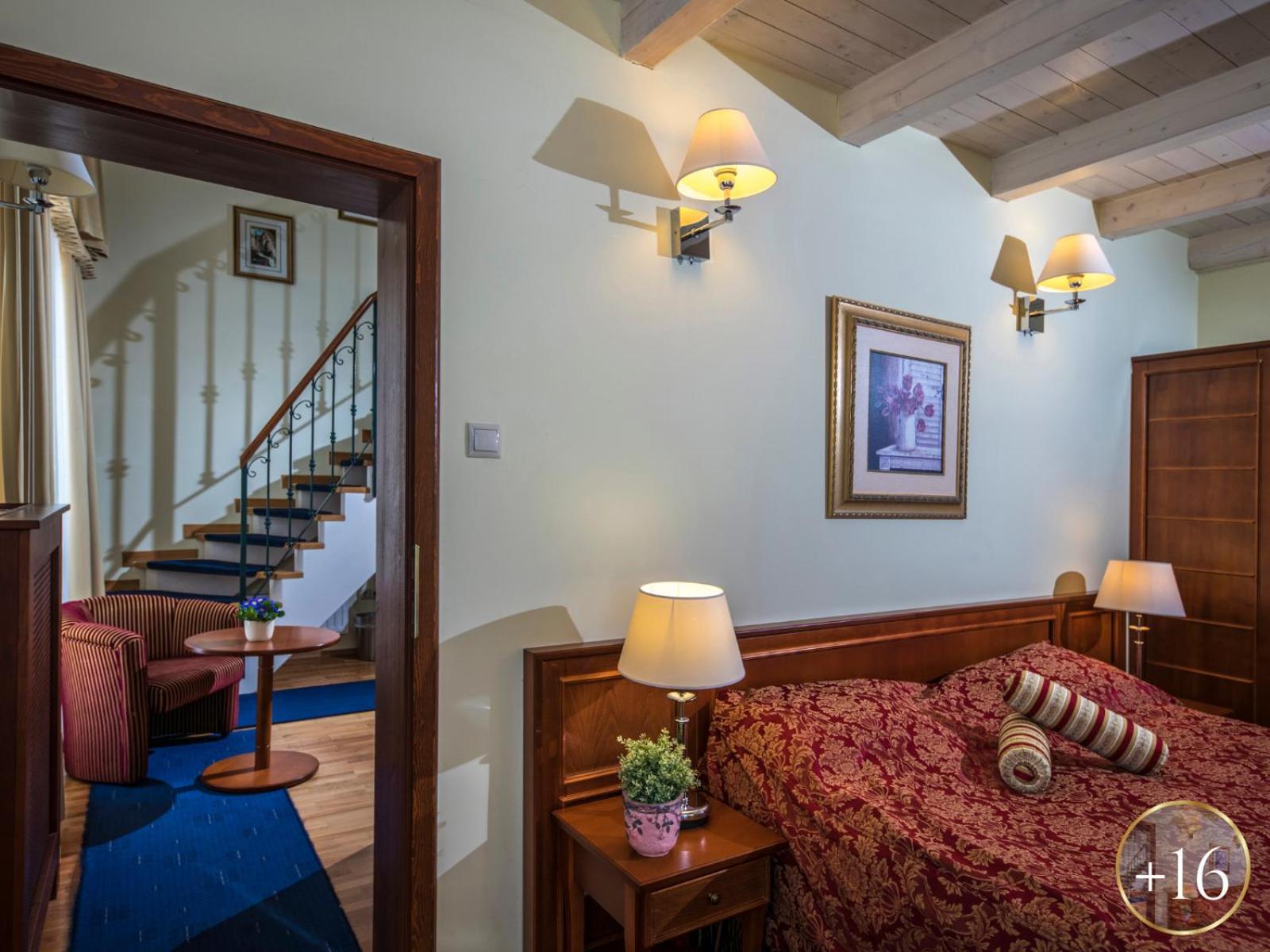 Szarvaskut Hotel Zirc Dış mekan fotoğraf