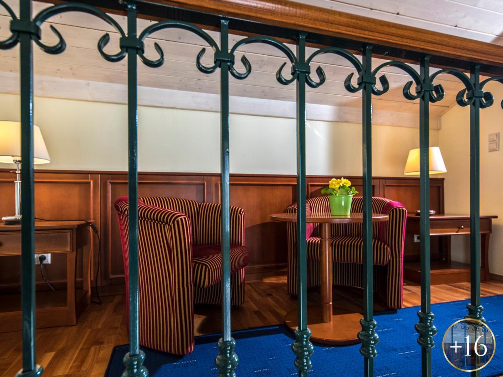 Szarvaskut Hotel Zirc Dış mekan fotoğraf