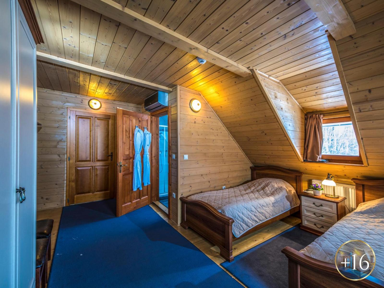 Szarvaskut Hotel Zirc Dış mekan fotoğraf