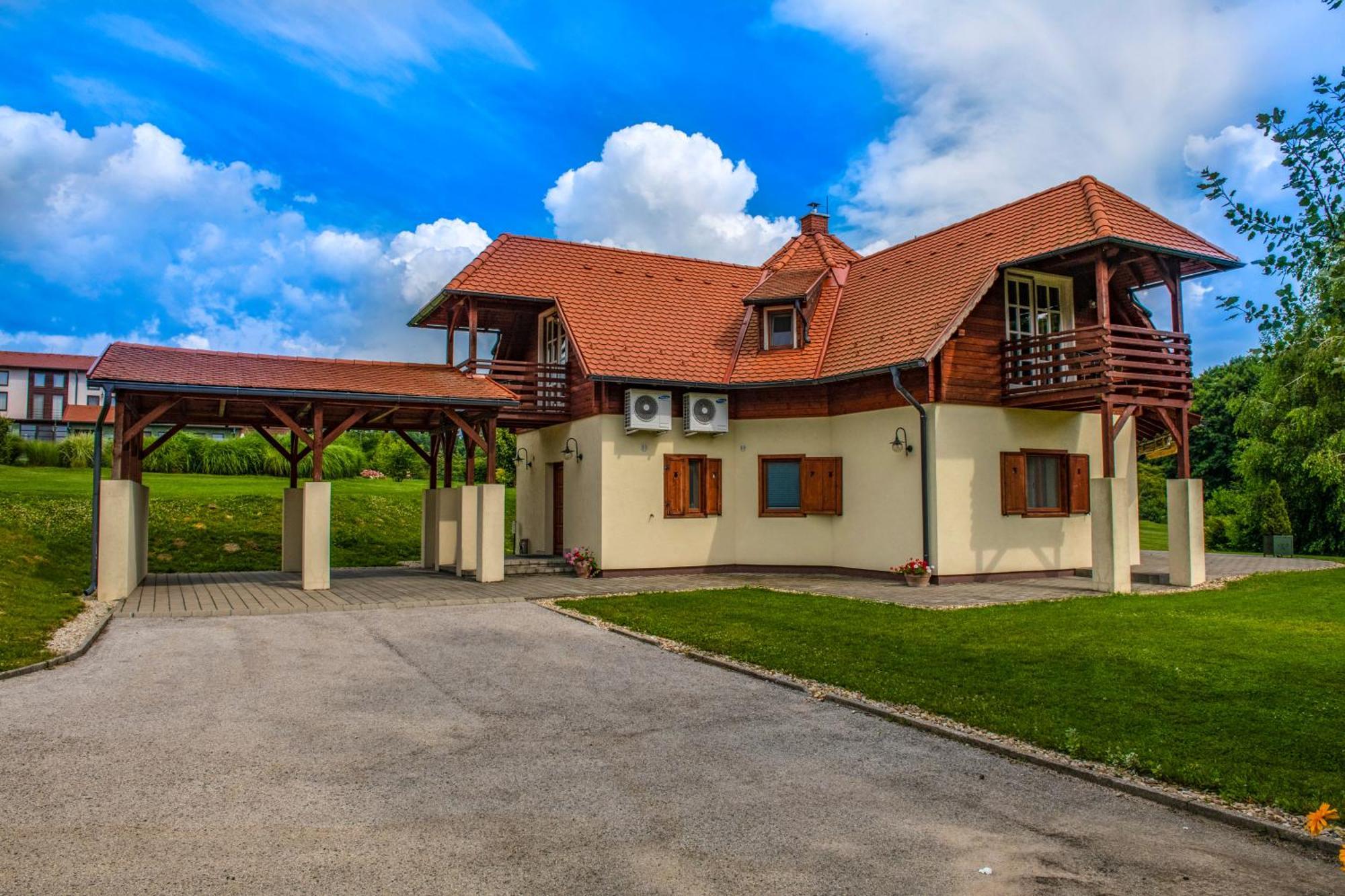 Szarvaskut Hotel Zirc Dış mekan fotoğraf